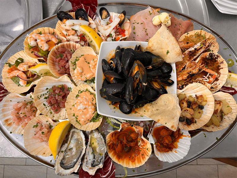 Antipasto di pesce misto x 2 persone<br>Servito con una bottiglia di Bollicine della casa